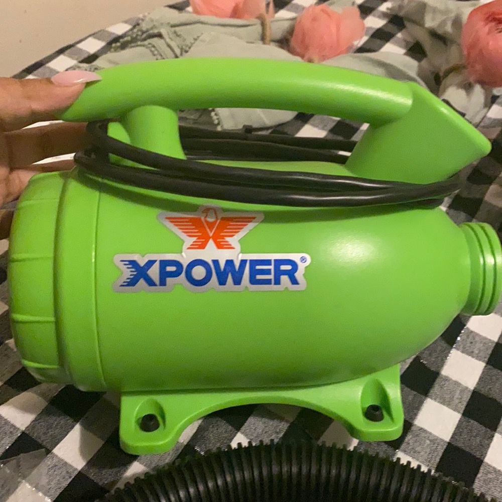 Dog blower